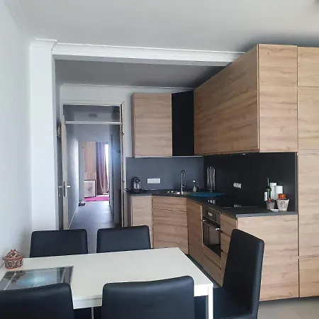 Met 2 Slaapkamers Op Zeedijk شقة ميدل كيرك